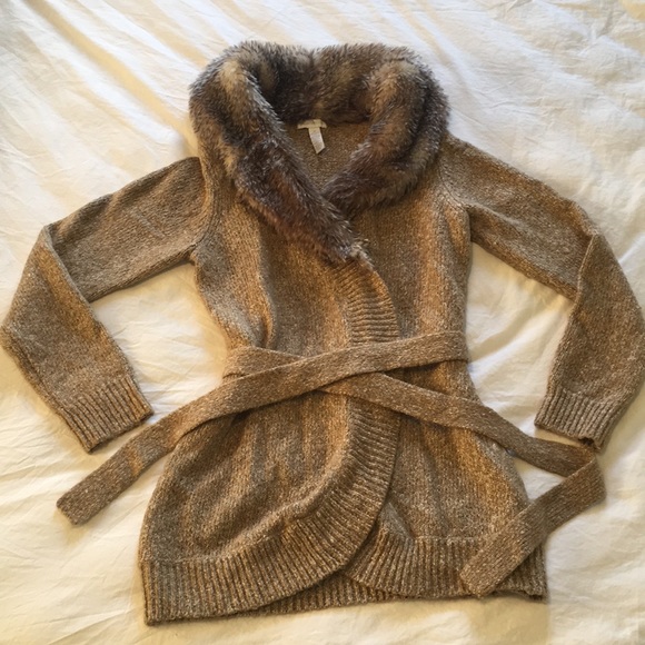Charter Club Sweaters - ❄️ Cozy Wrap Sweater w/ Faux Fur Collar ❄️